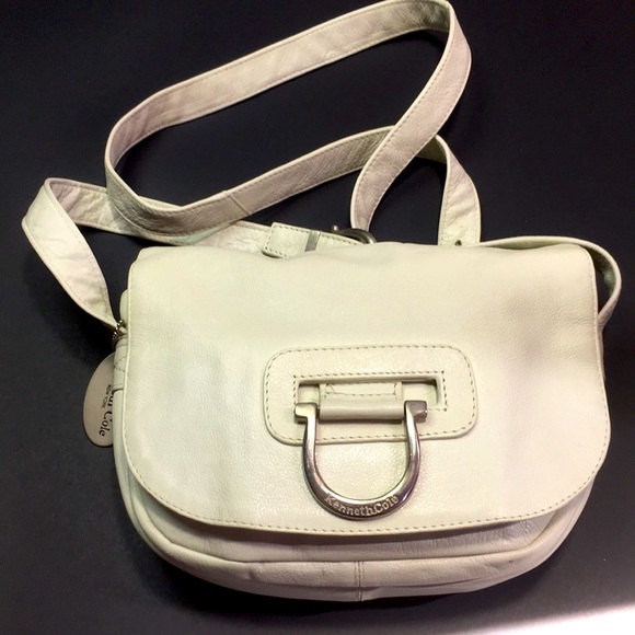 Kenneth Cole Handbags - Kenneth Cole Leather crossbody Bag